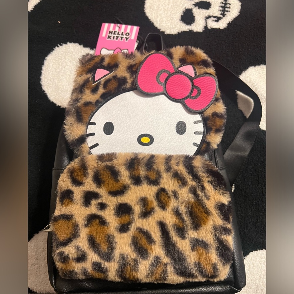 BNWT hello kitty cheetah backpack